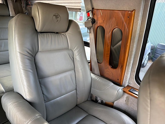 Chevrolet Express 27 of 30