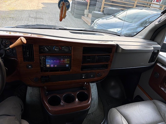 Chevrolet Express 19 of 30