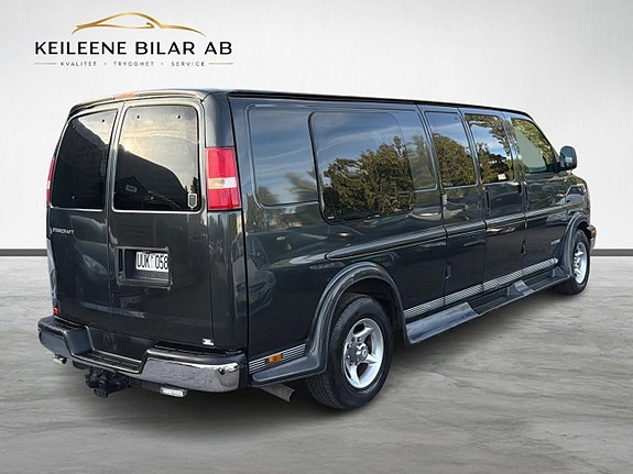 Chevrolet Express 8 of 30