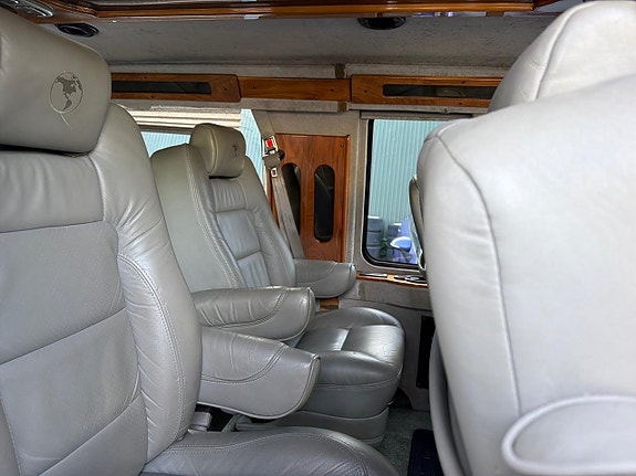 Chevrolet Express 28 of 30