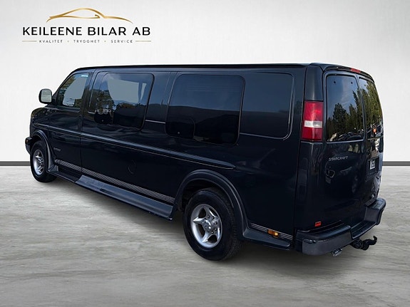 Chevrolet Express 9 of 30