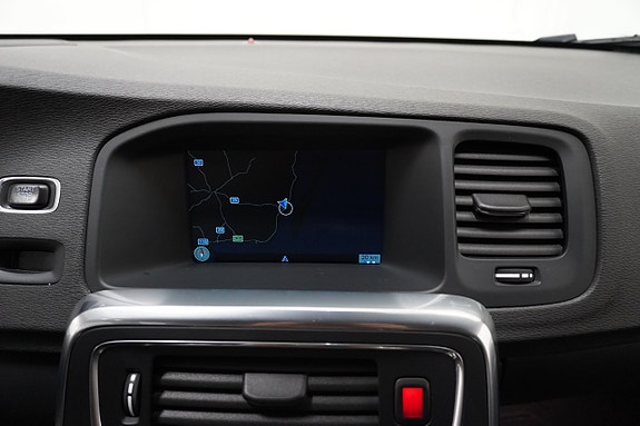 Volvo V60 Cross Country 21 of 26