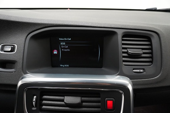 Volvo V60 Cross Country 23 of 26