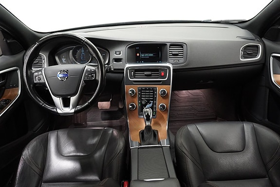 Volvo V60 Cross Country 16 of 26