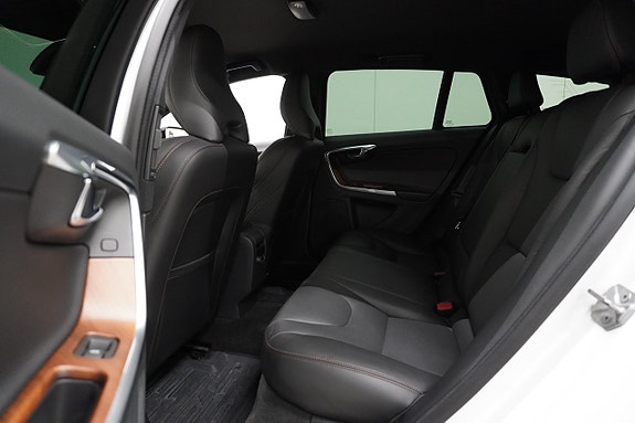 Volvo V60 Cross Country 14 of 26