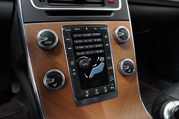 Volvo V60 Cross Country 19 of 26