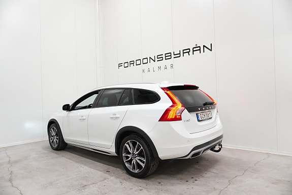 Volvo V60 Cross Country 5 of 26