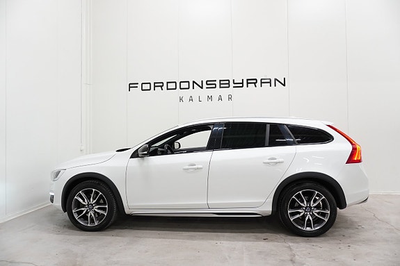 Volvo V60 Cross Country 6 of 26