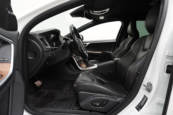 Volvo V60 Cross Country 10 of 26