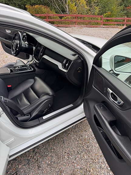 Volvo V60 15 of 23
