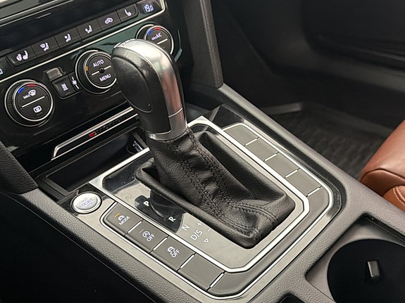 Volkswagen Passat 25 of 30