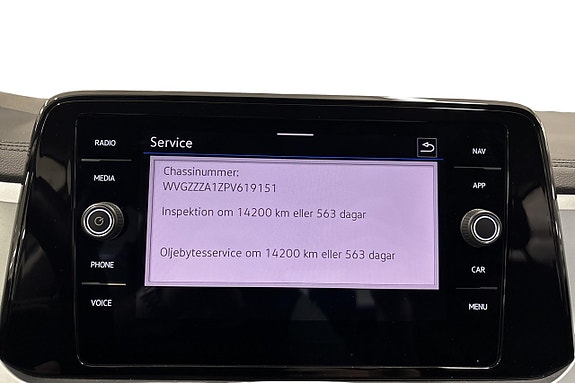 Volkswagen T-Roc 19 of 21
