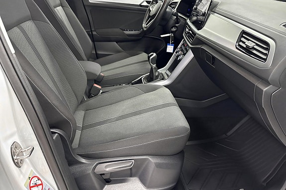 Volkswagen T-Roc 14 of 21