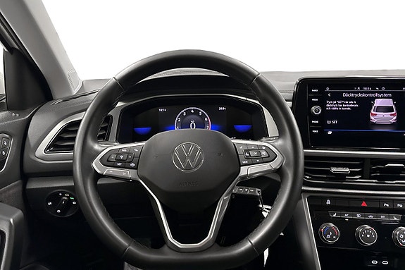 Volkswagen T-Roc 12 of 21