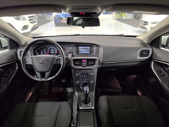Volvo V40 11 of 21