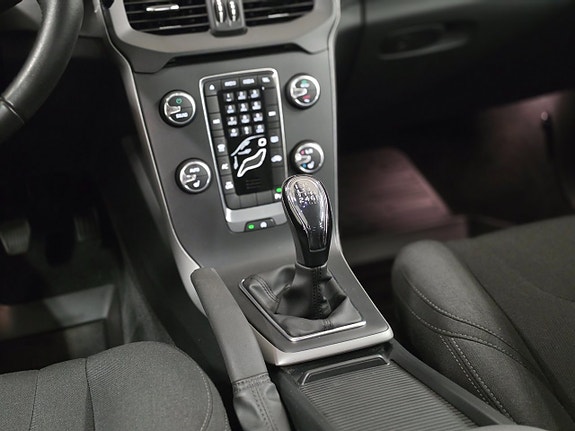 Volvo V40 13 of 21
