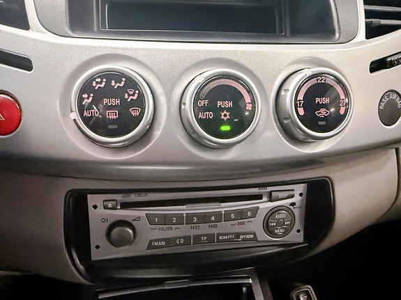 Mitsubishi L200 15 of 21
