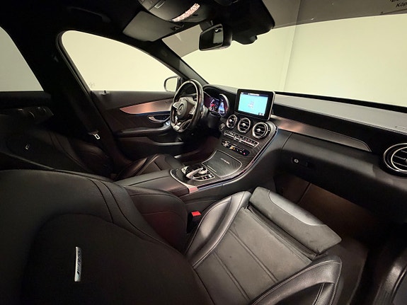 Mercedes-Benz C63 11 of 25