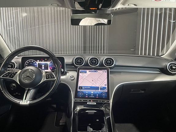 Mercedes-Benz C200 13 of 16