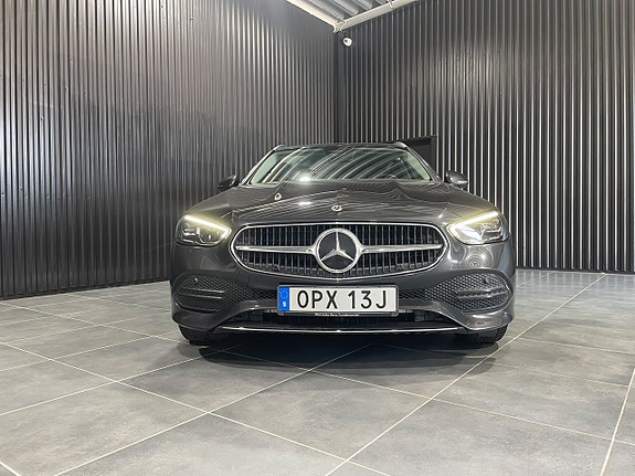 Mercedes-Benz C200 2 of 16