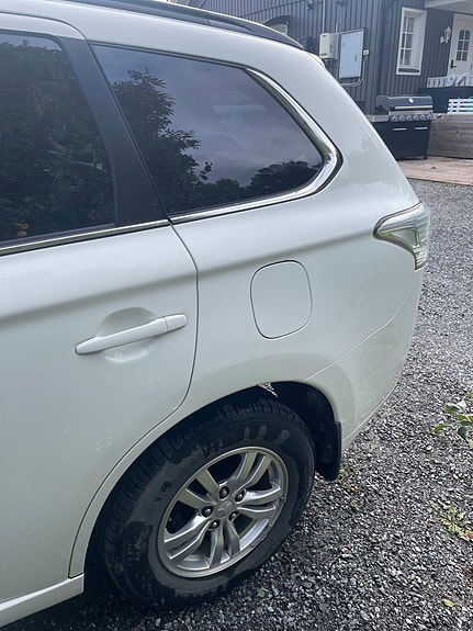 Mitsubishi Outlander 2 of 22