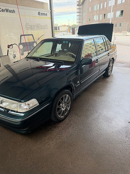 Volvo 960 2 of 7