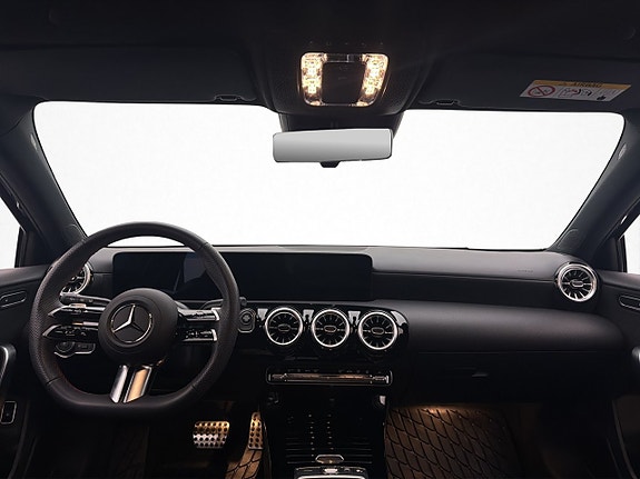 Mercedes-Benz A250 e 14 of 30