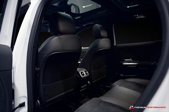 Mercedes-Benz GLA200 20 of 24