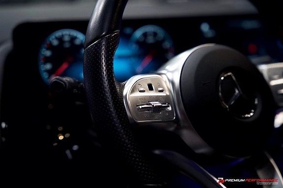 Mercedes-Benz GLA200 12 of 24