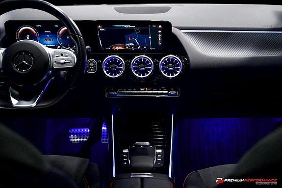Mercedes-Benz GLA200 15 of 24