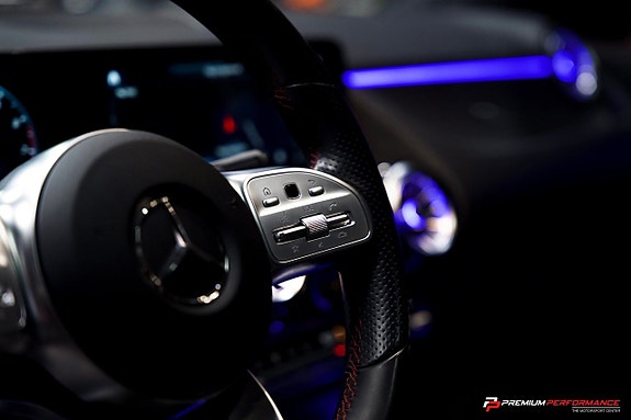 Mercedes-Benz GLA200 13 of 24