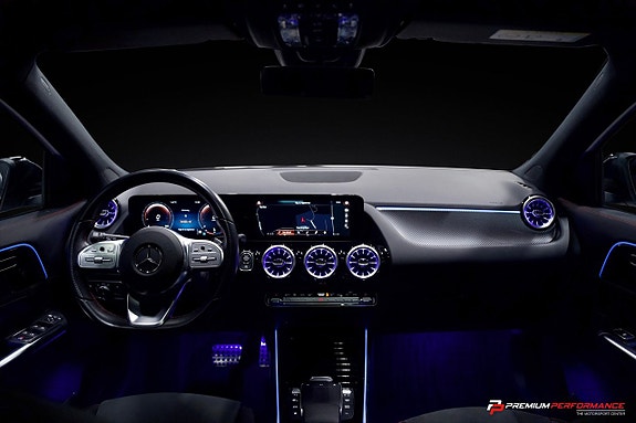 Mercedes-Benz GLA200 14 of 24