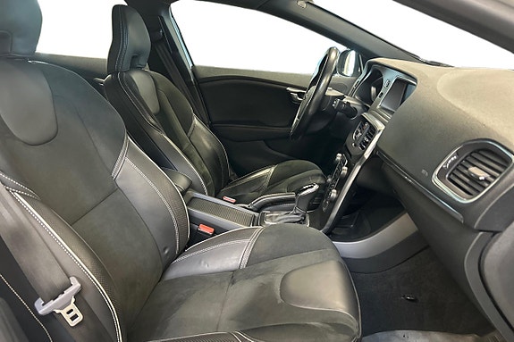 Volvo V40 15 of 25