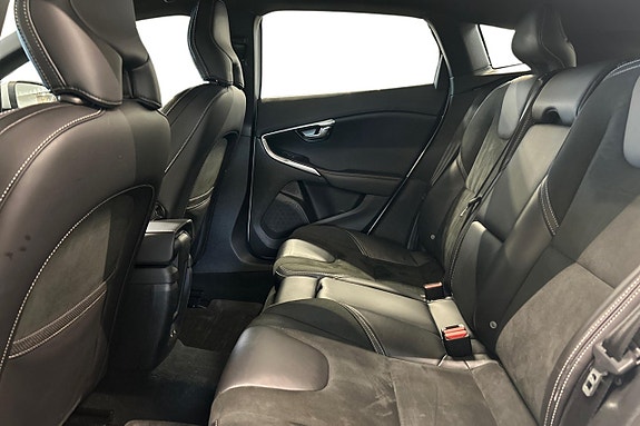 Volvo V40 14 of 25