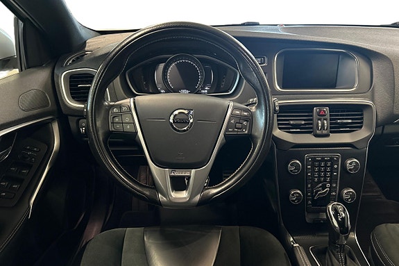 Volvo V40 16 of 25