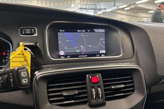 Volvo V40 20 of 25