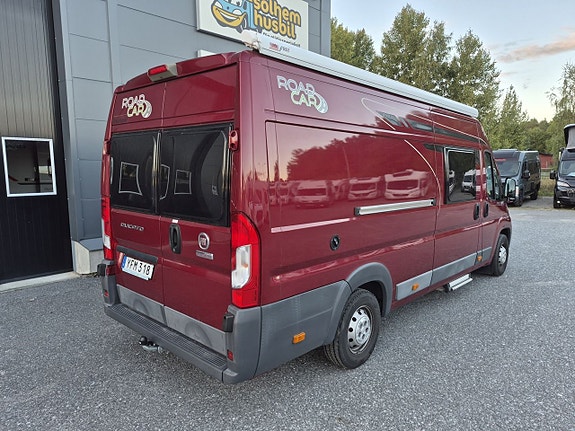Pössl Roadcar 640 långbäddar, dragkrok, solcell, multimedia, luftfjädring 7 of 26