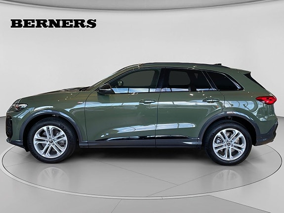 Audi Q5 2 of 11