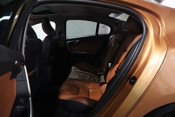 Volvo S60 9 of 30