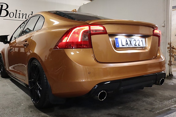 Volvo S60 16 of 30