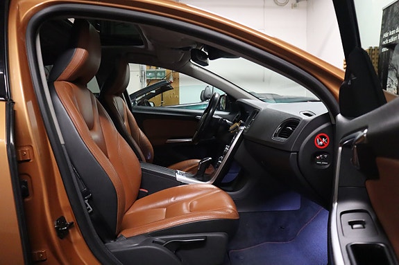 Volvo S60 12 of 30