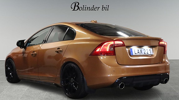 Volvo S60 4 of 30
