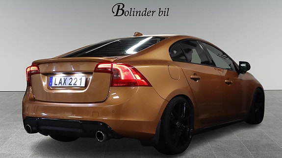 Volvo S60 6 of 30