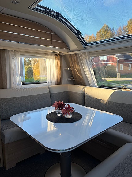 Adria Adora 593 UK 4 of 15