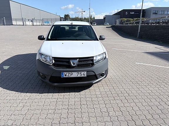 Dacia Sandero 3 of 6