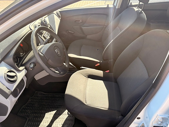 Dacia Sandero 6 of 6