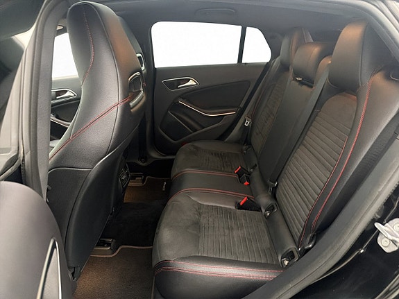 Mercedes-Benz CLA250 13 of 26