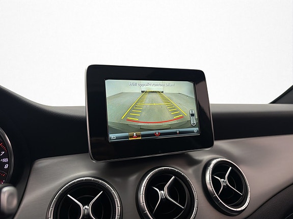 Mercedes-Benz CLA250 20 of 26