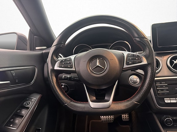 Mercedes-Benz CLA250 10 of 26