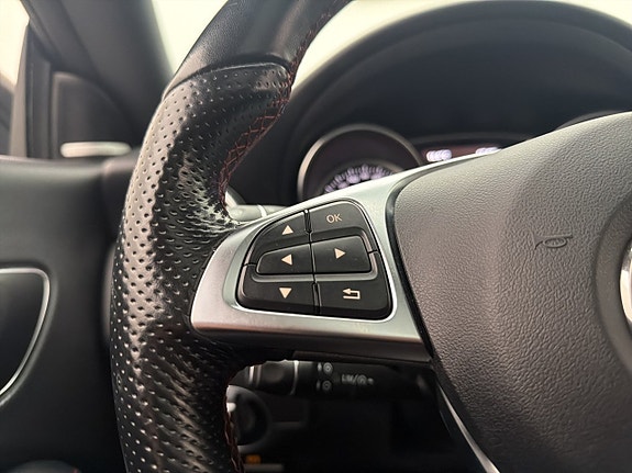 Mercedes-Benz CLA250 17 of 26
